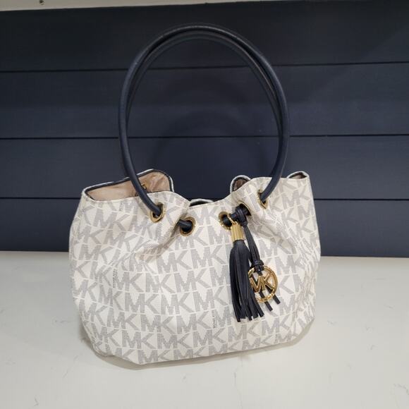 Michael Michael Kors Coated Canvas Bucket Bag Logo Printed Gold Hardware - Picture 1 of 9